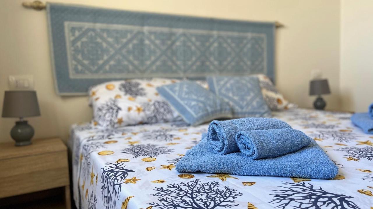 Attici Con Terrazzo Vista Mare Apartment Calasetta Ngoại thất bức ảnh