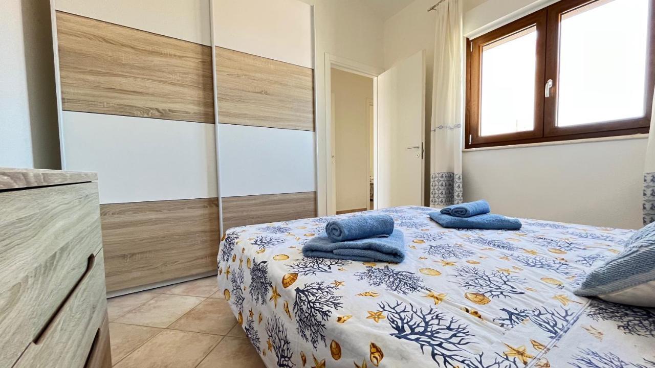 Attici Con Terrazzo Vista Mare Apartment Calasetta Ngoại thất bức ảnh